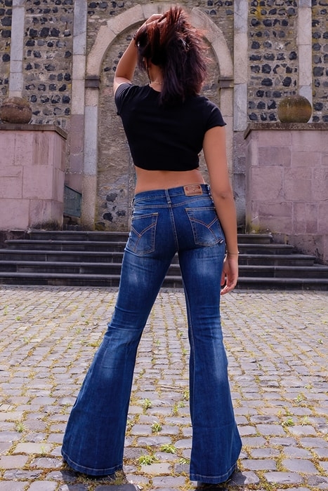 https://www.comycom.de/images/products/gross/jeans_schlaghose_blau_damen_comycom_stw03_008.webp